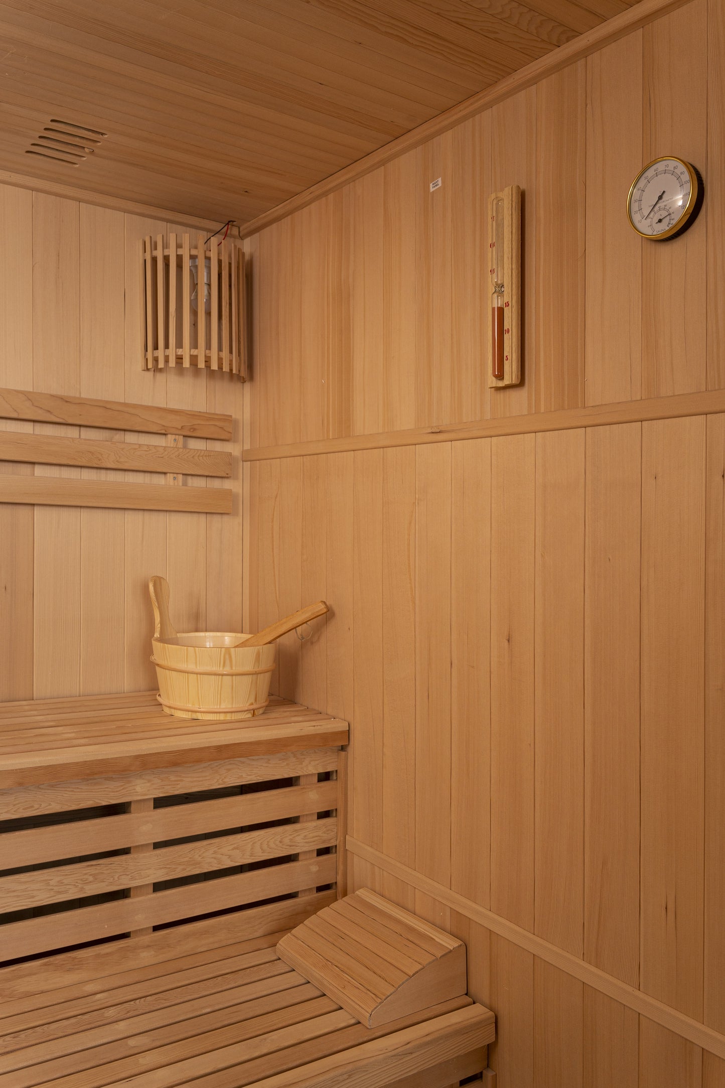 Traditional Solid Wood Sauna - ALASKA II